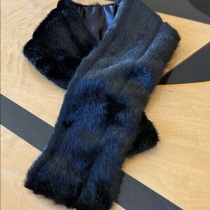 NWT Elegant Black Faux Fur Muffler Scarf